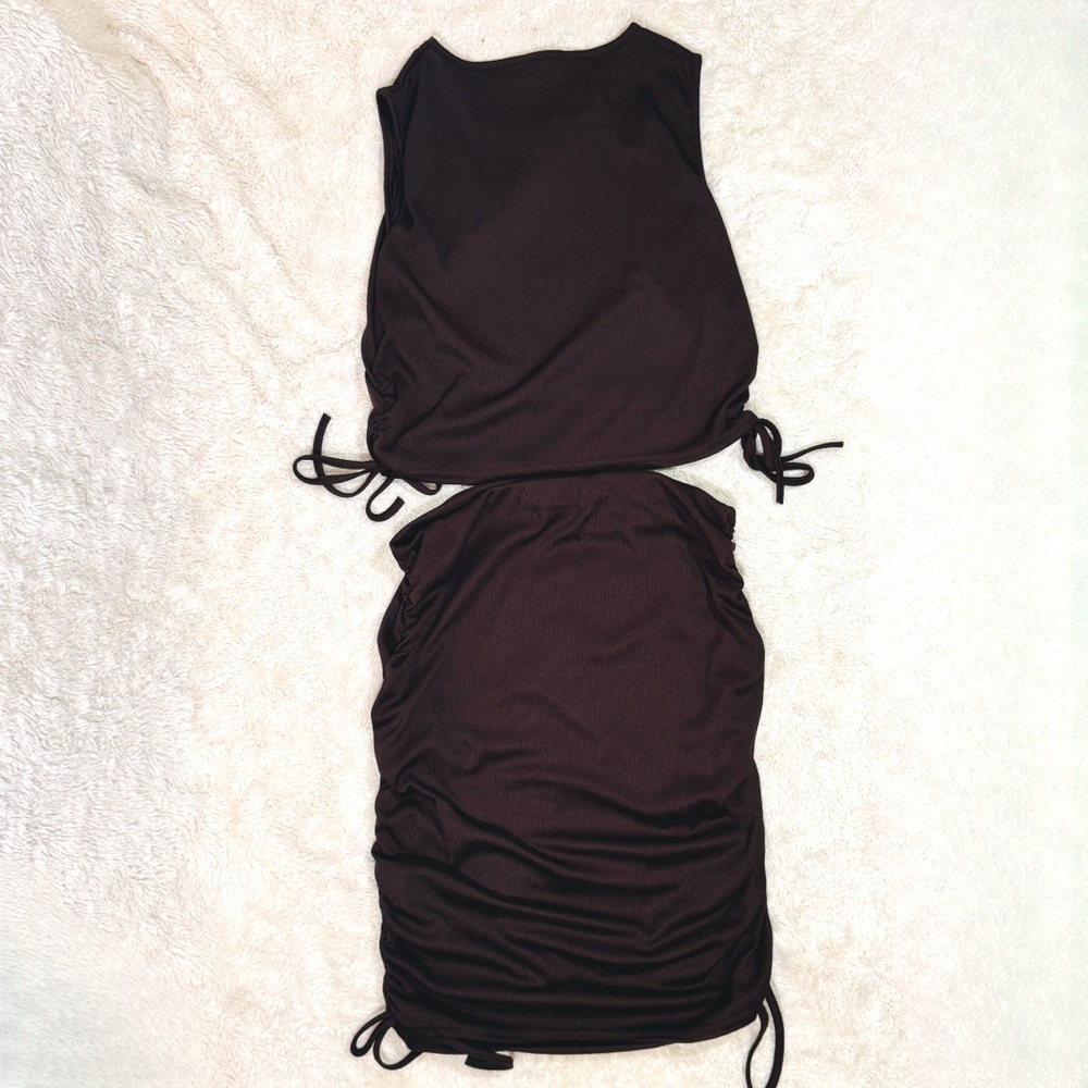 PrettyLittleThing Brown Ribbed Top - Picture 3 of 3